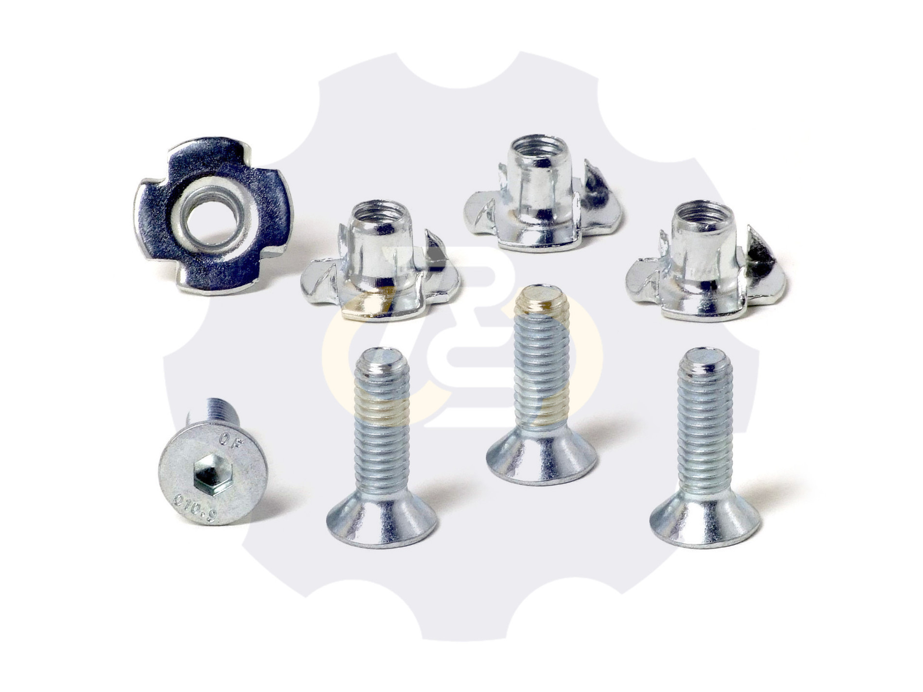 4 vienetai – M6 x 20 Zn Varžtas įleidžiama galva + 4 vienetai – NEM6x9 Įkalama veržlė